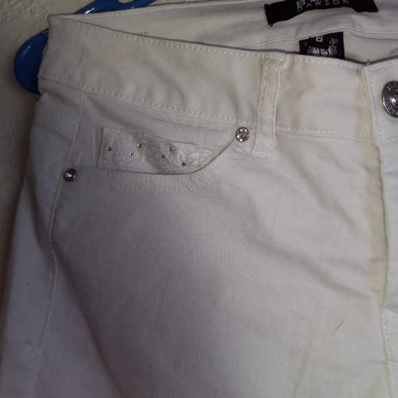 White Capri Pants - Picture 2 of 9